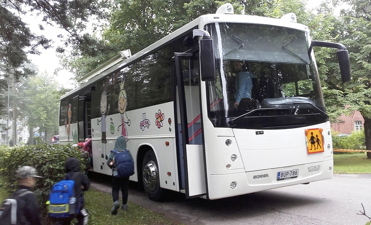 päiväkotibussit--kansikuva2